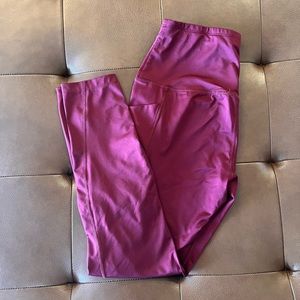 Maroon leggings with pockets
